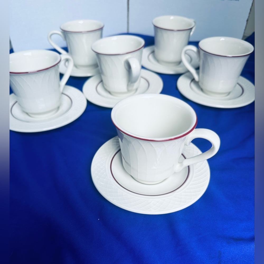 Set of 6 Vintage Homer Laughlin China GOTHIC Ware Cups & Saucers